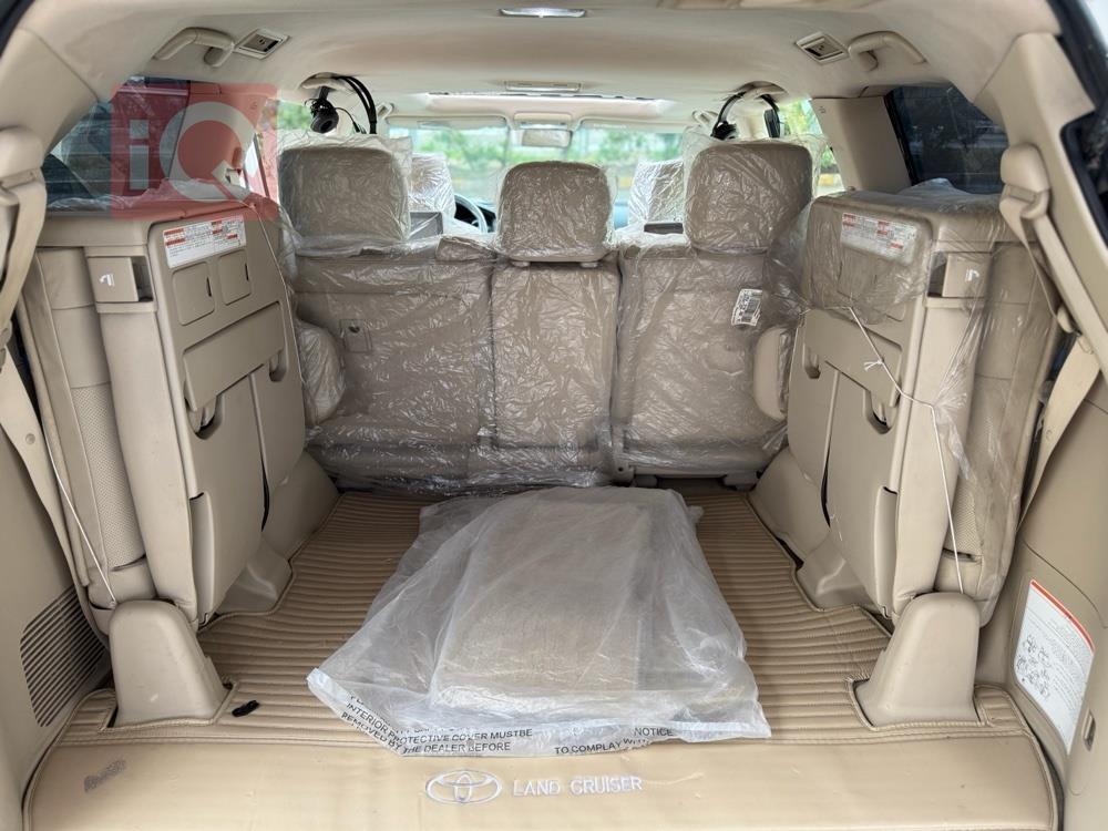 تۆیۆتا لاند کروزەر